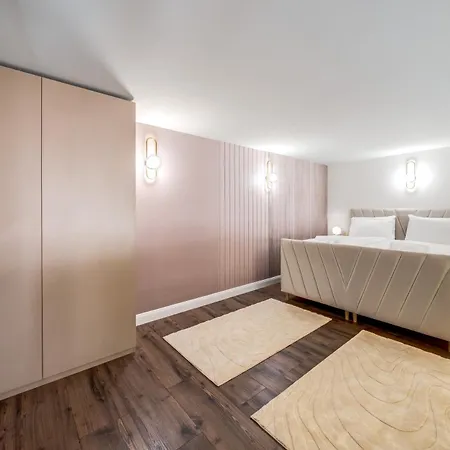 Kalvin District By Stn *