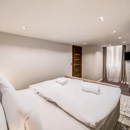 Διαμέρισμα Kalvin District By Stn *